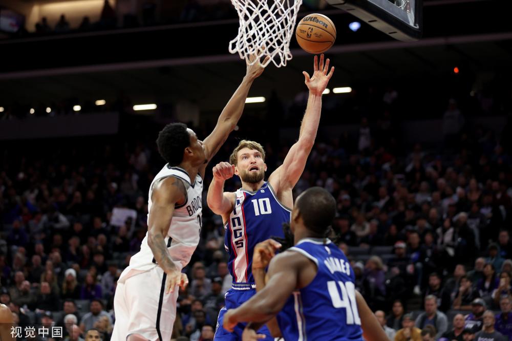 而是贯穿整 而是贯穿整