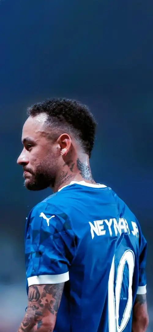 王钰栋登顶射手榜！媒体人：中超小庙难容下他，赶紧去欧洲踢球吧！