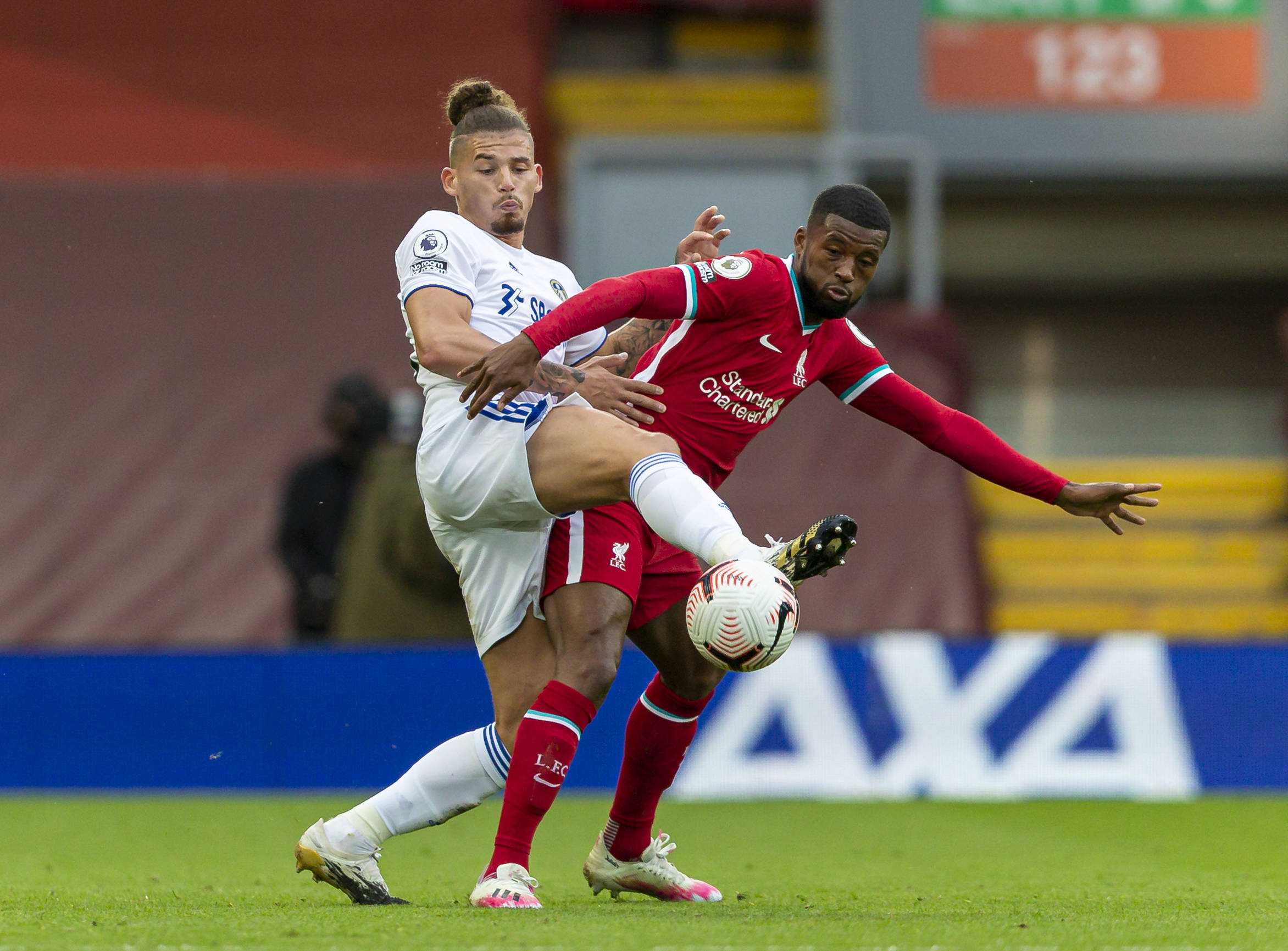 勇士队库里就格林与科尔的冲突发表“良好对话”看法：与我无关（勇士球星库里谈格林与科尔冲突：只是一次“良性沟通”，与我无关）